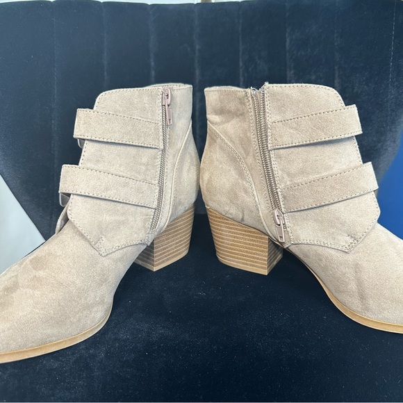 Perfect condition - size 11 boots!! - Picture 4 of 5